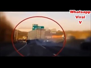 Whatsapp Viral V - Dangerous crossing heavy Vehicles-Top Viral
