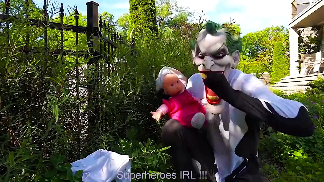 #4Frozen Elsa & Spidergirl GINGERBREAD CASTLE w  Spiderman Joker Disney Cookie House Superhero Fun - YouTube | Superheroes | Spiderman | Superman | Frozen Elsa | Joker