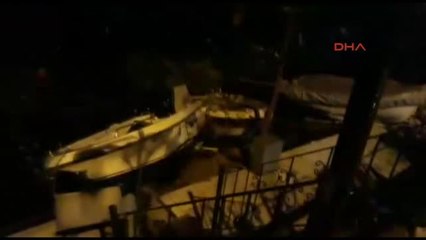 Zonguldak Ereğli'de Dalgalar Sahildeki İş Yerlerine Zarar Verdi