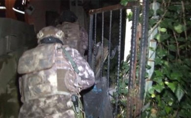 İstanbul'da Şafak Vakti Narkotik Operasyonu: 22 Gözaltı