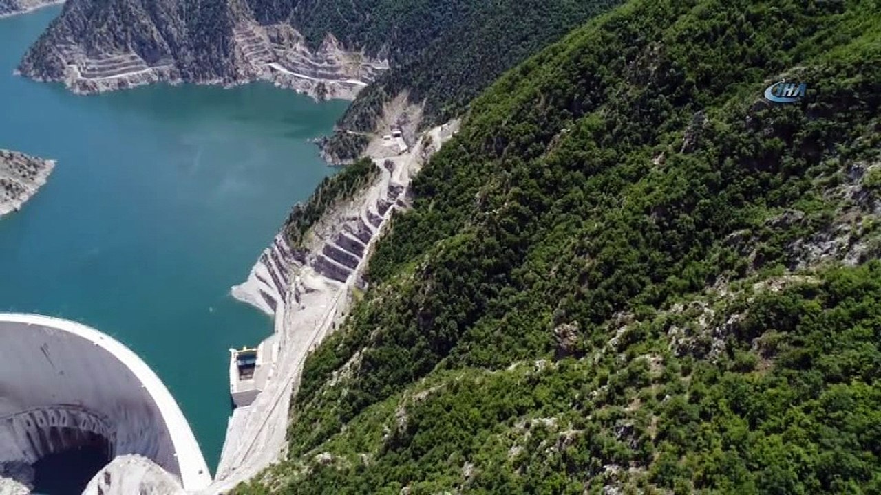 Artvin'deki barajlar yapıldıkları günden bugüne ekonomiye 5 milyar 40 milyon TL katkı sağladı