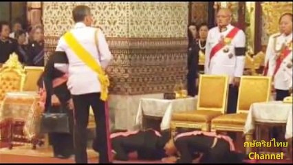 ว่าที่ฟ้าหญิงใน ร.10 ทั้งสองทรงก้มกราบพระเทพฯ อย่าสง่างาม น่าชื่นชมมาก งดงามจริงๆ ทรงพระเจริญ