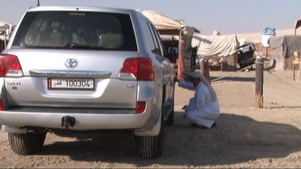 Katar Çöllerinde Safari Heyecanı- Dört Mevsim Güneşin Tadını Çıkartmak İsteyen Tatilciler, Katar Çöllerinde Lüks Arazi Araçları İle Çöl Safarisinin Heyecanını Yaşıyor