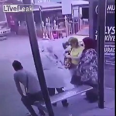 Aşırı ağırlığı kaldıramayıp ‘benden bu kadar’ diyen bank