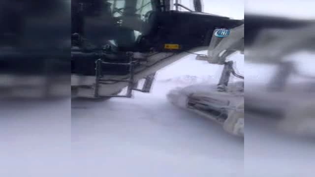Karne Dağıtımından Dönen Öğretmenler Yolda Mahsur Kaldı
