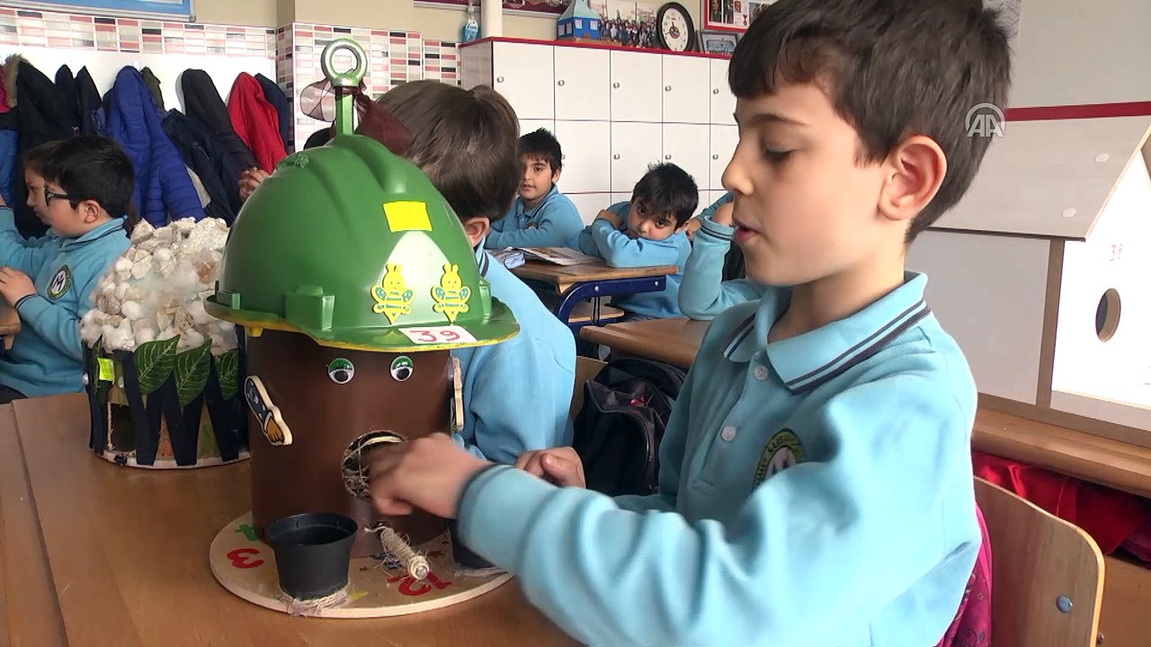 Üşüyen kuşlar için minik elleriyle yuva yaptılar - AKSARAY