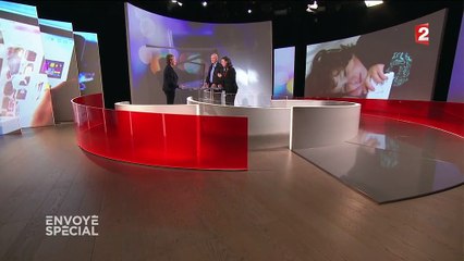 Avec les écrans interactifs, "des enfants sont sacrifiés tous les jours", alerte un médecin dans "Envoyé spécial"