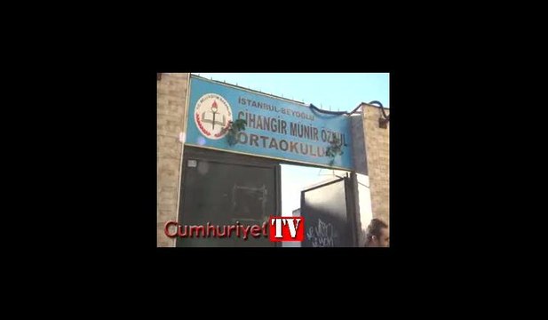 Cihangir Münir Özkul Ortaokulu’nda hüzünlü karne töreni