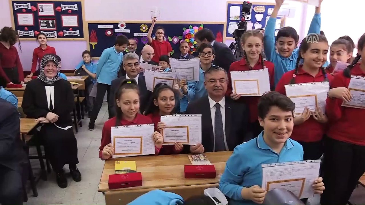 Milli Eğitim Bakanı Yılmaz karne dağıtım törenine katıldı (3) - ANKARA