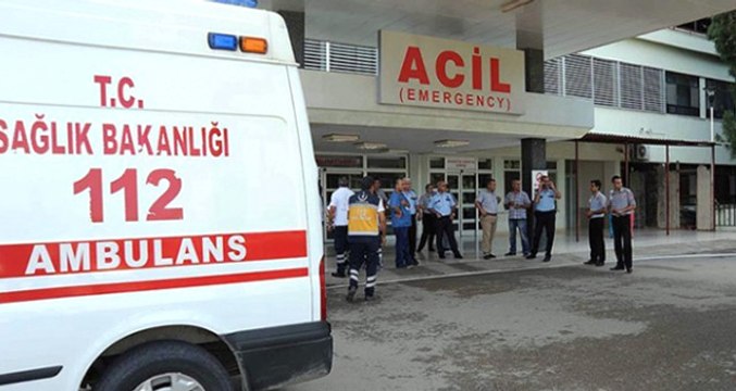 Önce Bıçakladılar Sonra Ambulansı Takip Edip Hastane Girişinde Vurdular