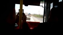 Trafiği Böyle Tehlikeye Attılar... Ticari Aracın Kasasında Kamyonet Kasası Taşıdı