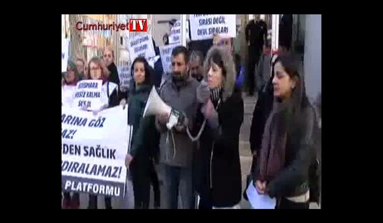 İstanbul İl Sağlık Müdürlüğü önünde "115 hamile çocuk" protestosu