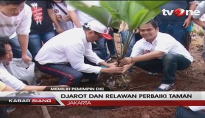 Djarot dan Relawan Perbaiki Taman Kota yang Rusak