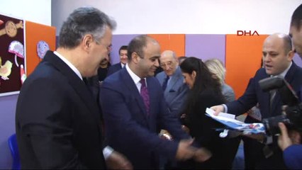 İzmir'de 33 İkiz ve 1 Üçüz, Karnelerini Protokolün Elinden Aldı