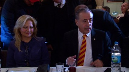 Mustafa Cengiz, zaferini cemiyette kutladı