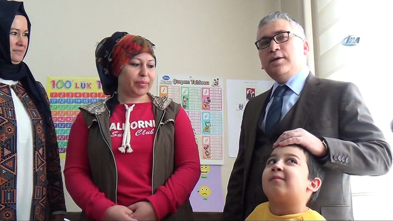 Evde eğitim alan öğrenciler karnelerini aldı