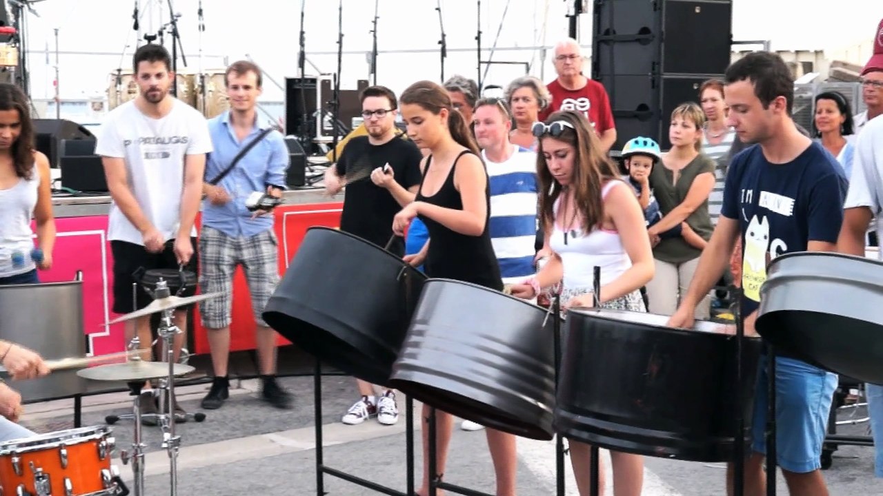 "Time for africa" interprétée par les élèves du stage de percussions de l'école de musique de Mèze