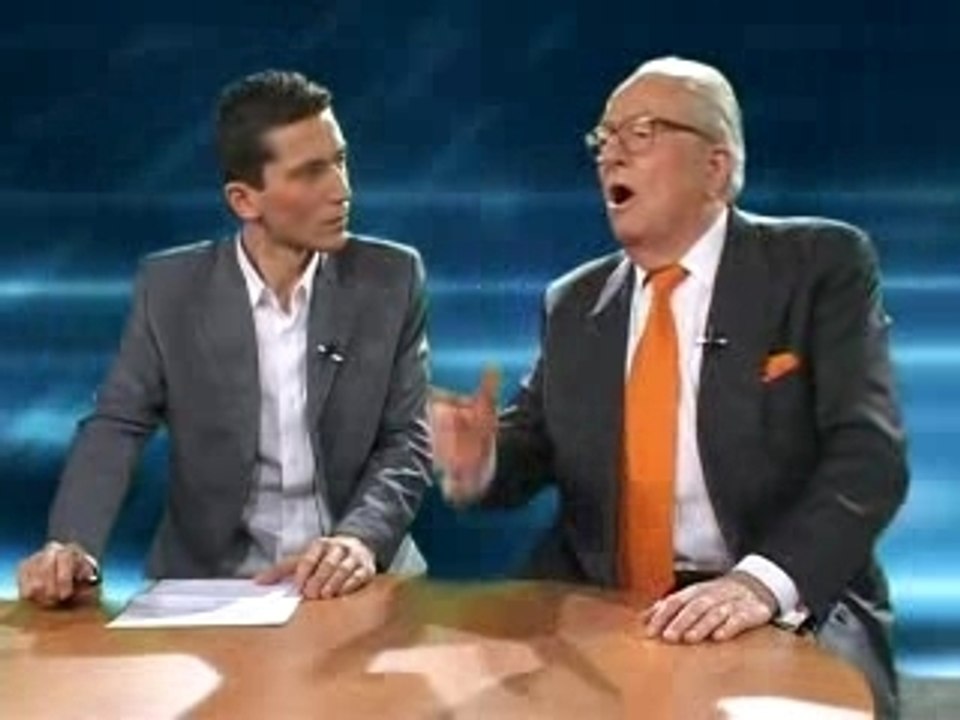 Jean-marie Le pen s'explique sur la torture