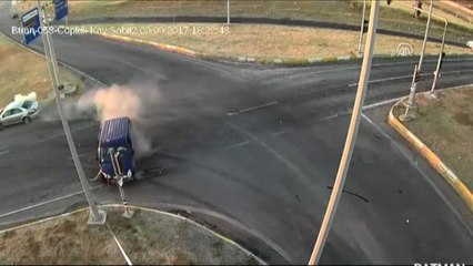Trafik Kazaları Mobese Kameralarına Yansıdı