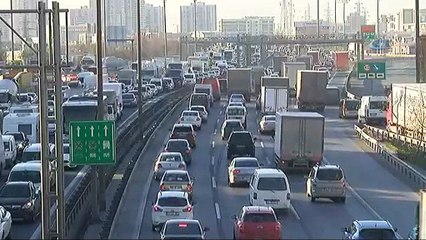 İstanbul'da yarıyıl tatili nedeniyle trafik durma noktasına geldi