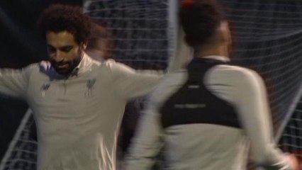 Video herunterladen: Liverpool injury update - Van Dijk set for return, but Salah's been ill