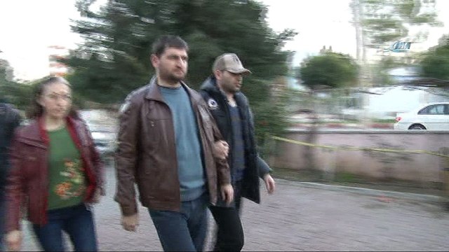 FETÖ firarisi eski hakim ve savcı eşi vitrin arkasında saklanırken yakalandı
