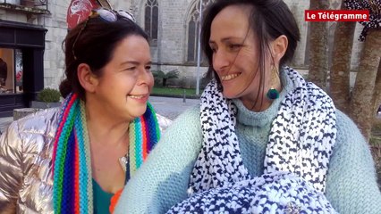 Art Bombing. Des kilomètres de tricot dans le centre-ville de Quimper, cet été