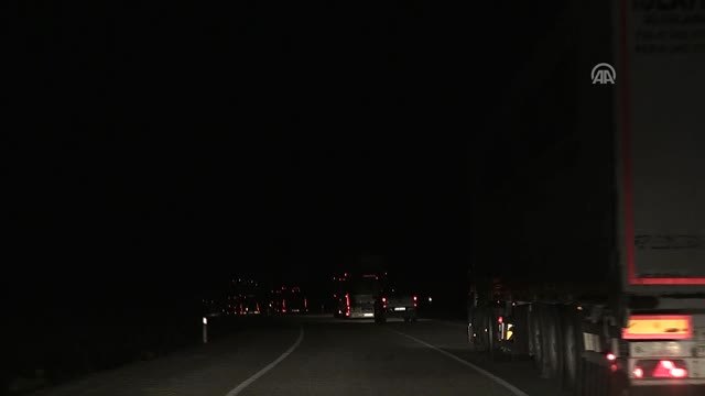 Suriye Sınırına Askeri Sevkiyat - 20 Araçlık Konvoy Kilis'e Ulaştı