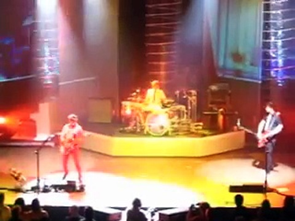 Muse - Hysteria, State Theater, Minneapolis, MN, USA  7/26/2006