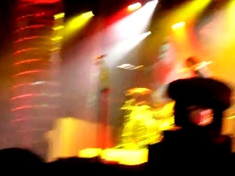 Muse - Hysteria (clip), Aragon Ballroom, Chicago, IL, USA 7/27/2006