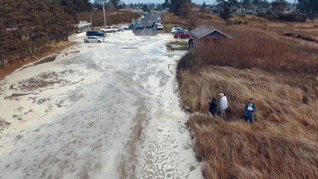 Storm Surge - High Tide - Ocean Park, Wa Beach Approach Cars Scrambling Today 1-18-2018