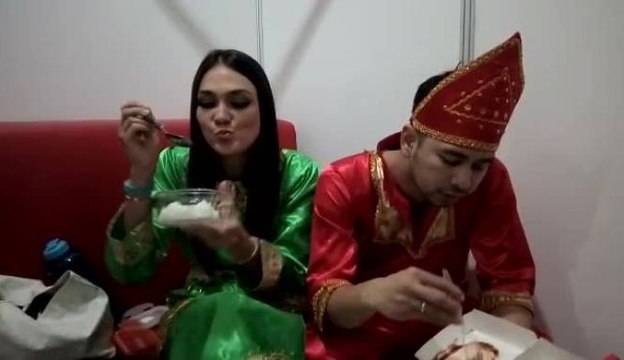Intip Luna Maya dan Raffi Ahmad Sedang Isi Tenaga