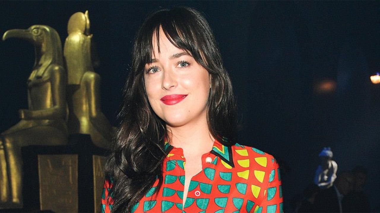 Dakota Johnson Has Found Herself In a 'Skunk Situation' | THR News