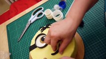 MINIONS TORTE Minions Cake Motivtorte Kuchen backen Torten dekorieren mit Fondant