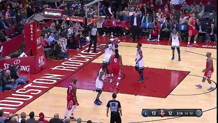 NenÃª faz 12 pontos e Rockets vencem os Wolves