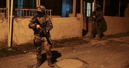 İstanbul'da Çetelere Şafak Baskını! Özel Harekat Koçbaşıyla Girdi