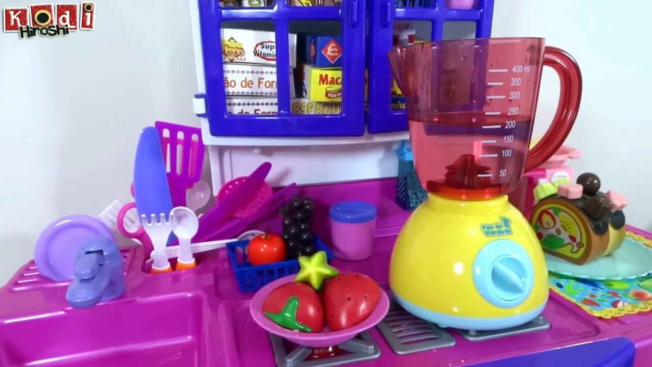 ROTINA DA BABY ALIVE TRONINHO E FAZENDO COMIDINHA PARA BONECA NA COZINHA DE BRINQUEDO