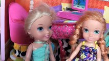 Anna and Elsa McDonalds Toddlers Cook Food Burgers Fries Jessica Kid Barbie Frozen Happy Meal Prank