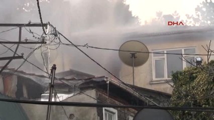 Sarıyer'de Yangın: Önce Dar Sokaklar Sonra Evden Çıkmak İstemeyen Kişi İtfaiyeye Zor Anlar Yaşattı