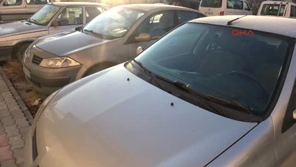 Konya Park Halindeki 16 Otomobilin Sileceklerine Mermi Bırakıldı