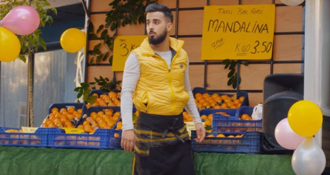 Mandalinacı 'Vay Delikanlı Gönlüm' Şarkısına Klip Çekti! YouTube Yıkıldı