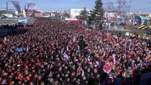 Cumhurbaşkanı Erdoğan, salon dışında toplanan vatandaşlara hitap etti (3) - KÜTAHYA