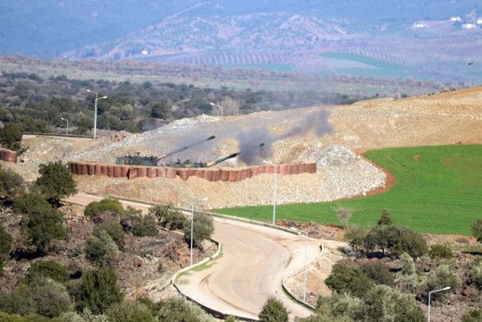 Tsk, Afrin'deki Mevzileri Obüslerle Vuruyor
