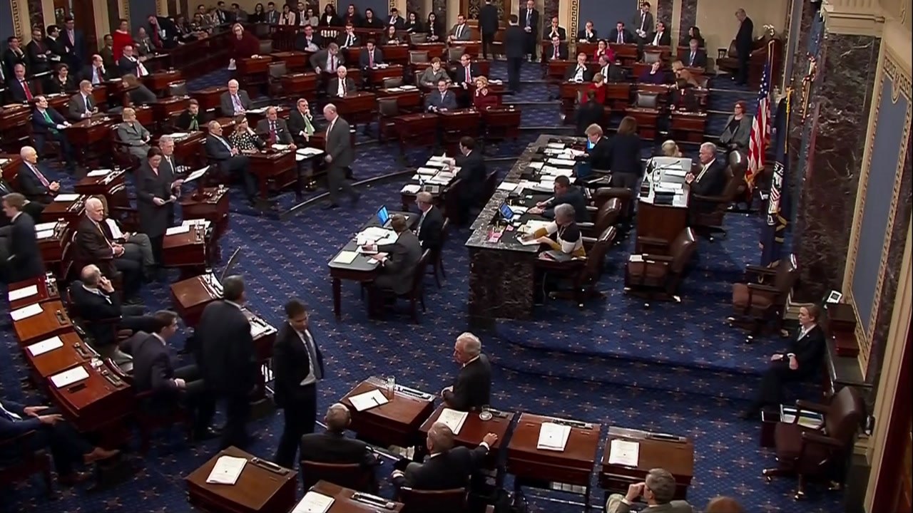 美 연방정부 4년 3개월 만에 일시 업무 정지 / YTN