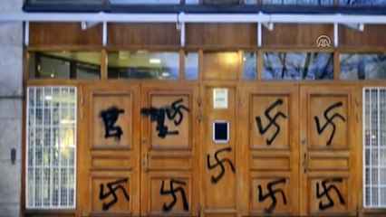 İsveç'te camiye gamalı haç çizildi - STOCKHOLM