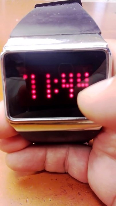 Como cambiar la hora a un reloj touch LED - Vídeo Dailymotion