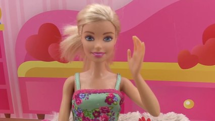 Видео для девочек  - Кукла Барби собирается в отпуск