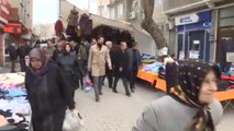 AK Parti Grup Başkanvekili Turan, Pazar Tezgahına Geçti