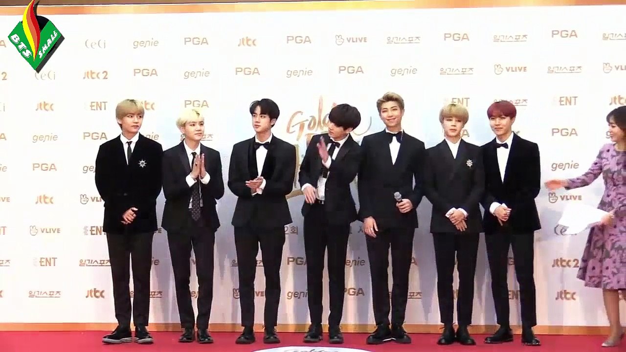 [ENG CC  FULL] ARMY (ARMY) Hello! (V) @ 20180111 The 32nd CD Awards Red Carpet Awards