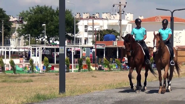 Sarımsaklı plajlarının atlı jandarmaları - BALIKESİR